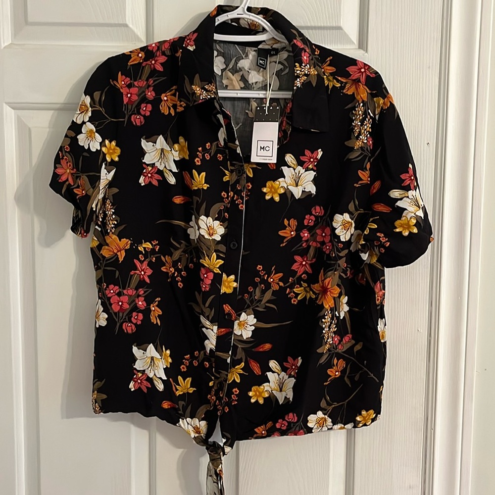 NWT short sleeve floral top